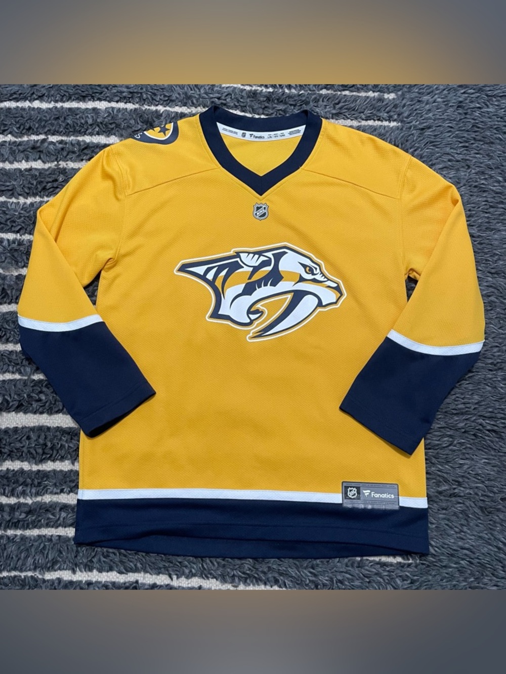 Nashville Predators Youth Jersey Size L/XL Stitch Logo Fanatics Authentic